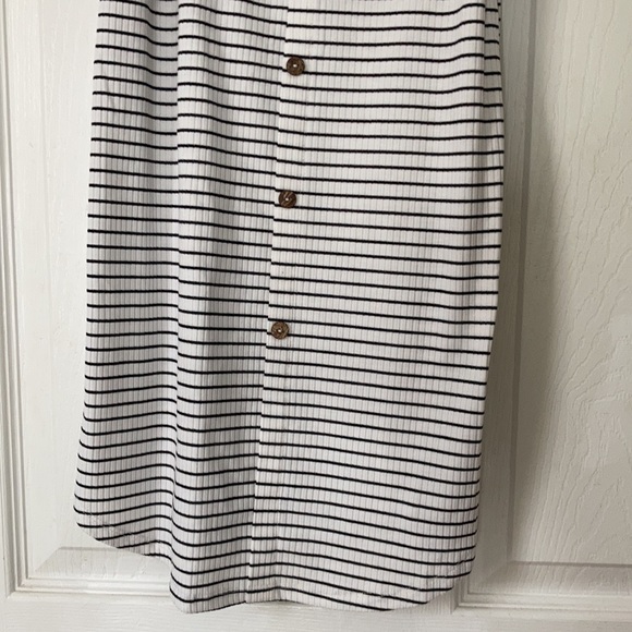 Mind Code black white stripped button up dress - Picture 5 of 17